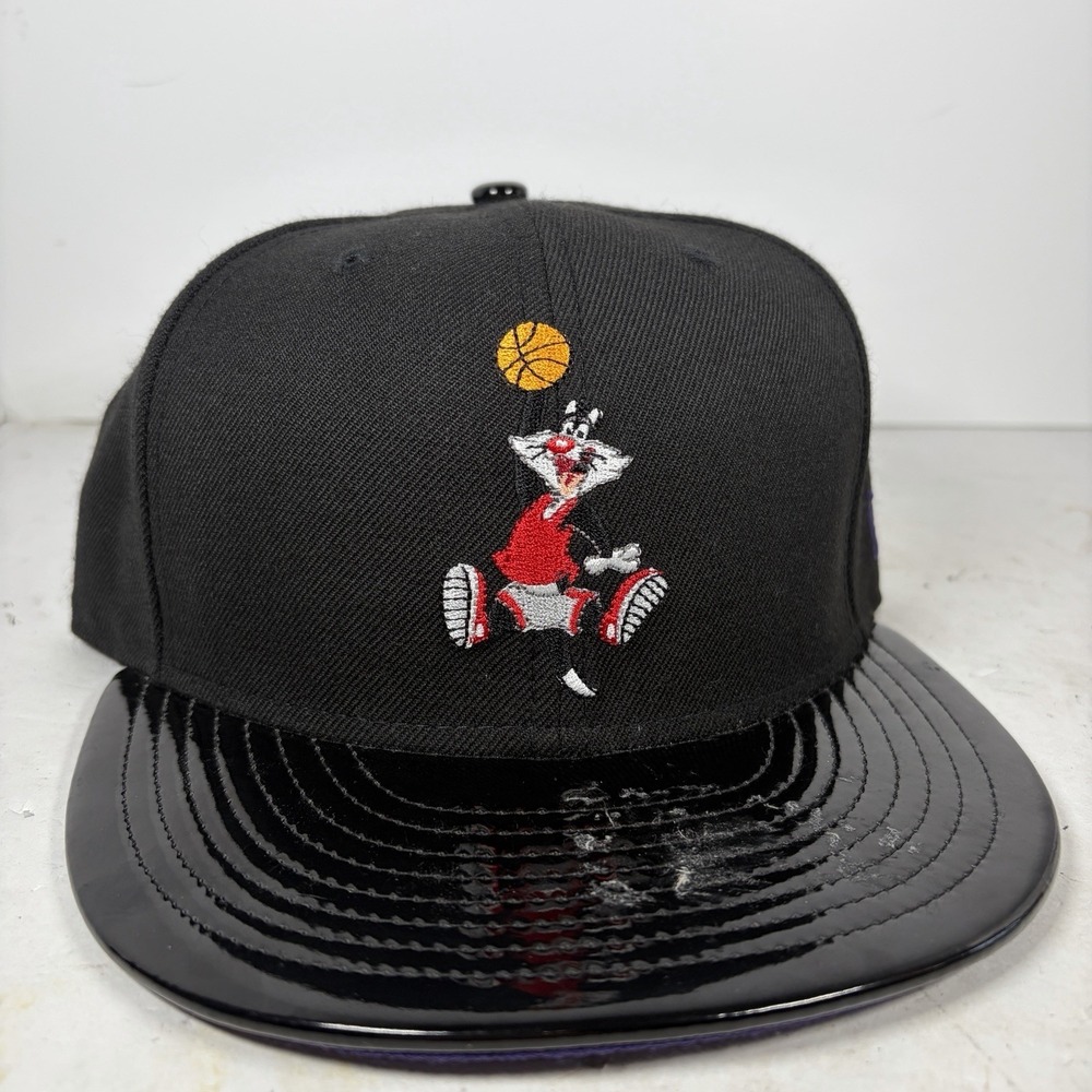 New Era Looney Tunes Sylvester Black 59FIFTY‎ Fitted Hat 7 1/4